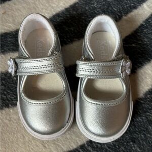 Toddler Ella Mary Jane Sneaker size 4